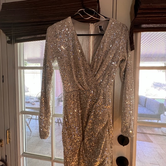 Women’s Windsor Sequence Silver Party Dress Size XS/Sm - Picture 4 of 9